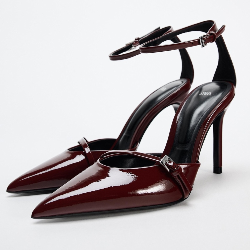 FAUX PATENT LEATHER HEELED SHOES
BURGUNDY RED 1/1203/410/022/41 size 10 US / 41